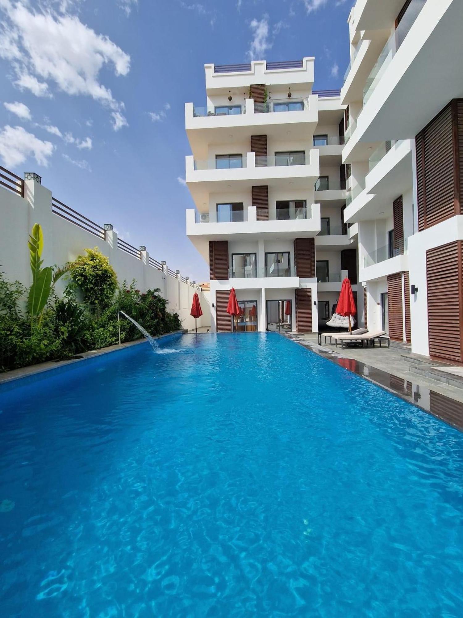 Sanctuary Sunlit Hurghada Haven With 4 Pools, Rooftop Sunsets & Gourmet Bites Steps Away Exterior photo